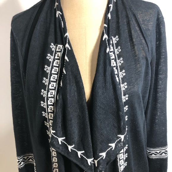 4/$25 ⭐️ Haute Project Black Embroidered Cardigan - Picture 7 of 8